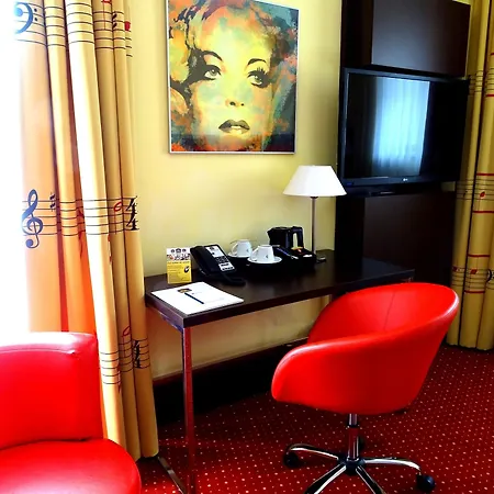 Western Amedia Art Hotel