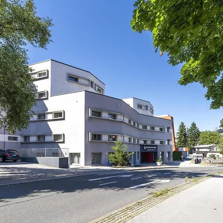 فندق Plaza Premium 4*