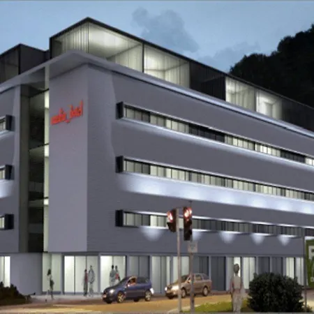 Plaza Premium فندق