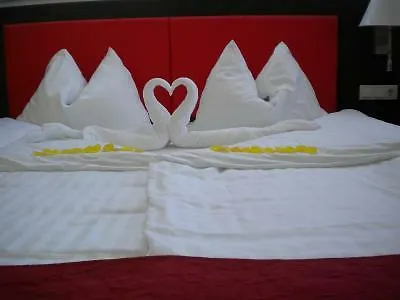 Western Amedia Art Otel
