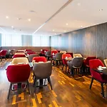 Hotel Plaza Premium 4*