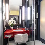 Plaza Premium Hotel