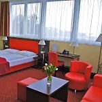 Hotel Plaza Premium 4*