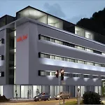 Plaza Premium Hotel
