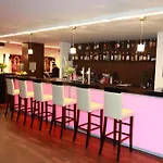Plaza Premium 4*