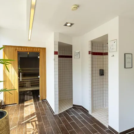 Plaza Premium Hotel