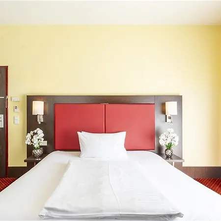 Otel Plaza Premium 4*