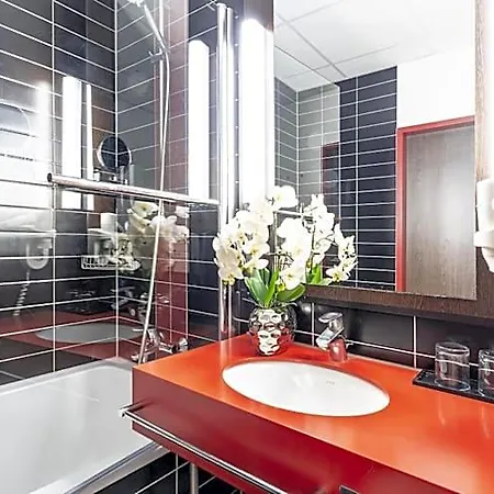 Hotel Plaza Premium 4*