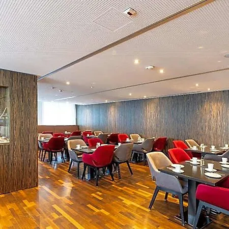 Hotel Plaza Premium 4*