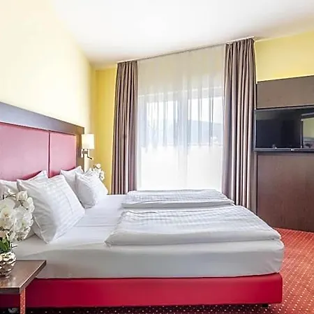 Plaza Premium Hotel 4*