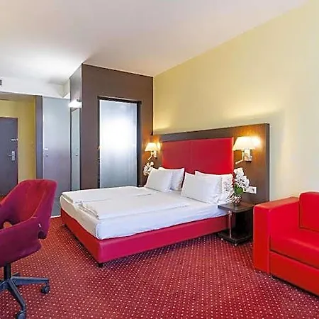 Plaza Premium Hotel