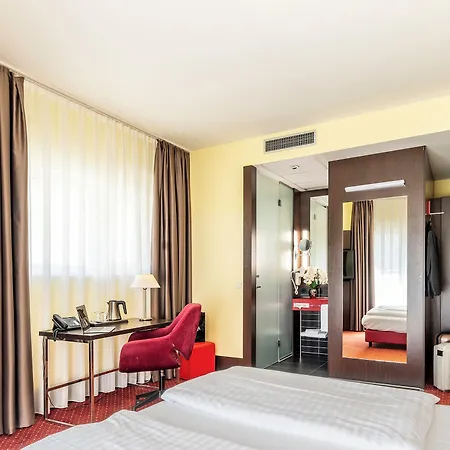Plaza Premium Hotel