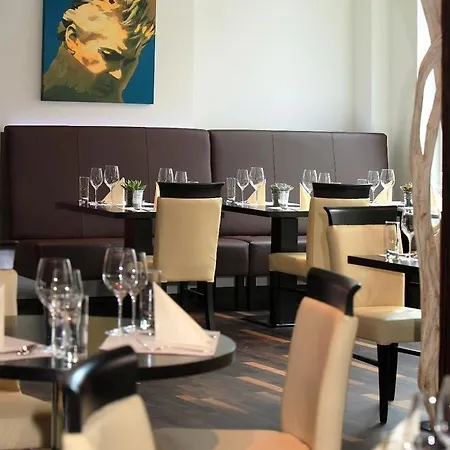 Western Amedia Art Hotel 4*