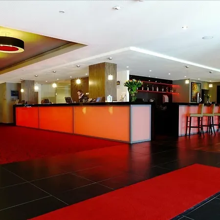 Plaza Premium Otel 4*