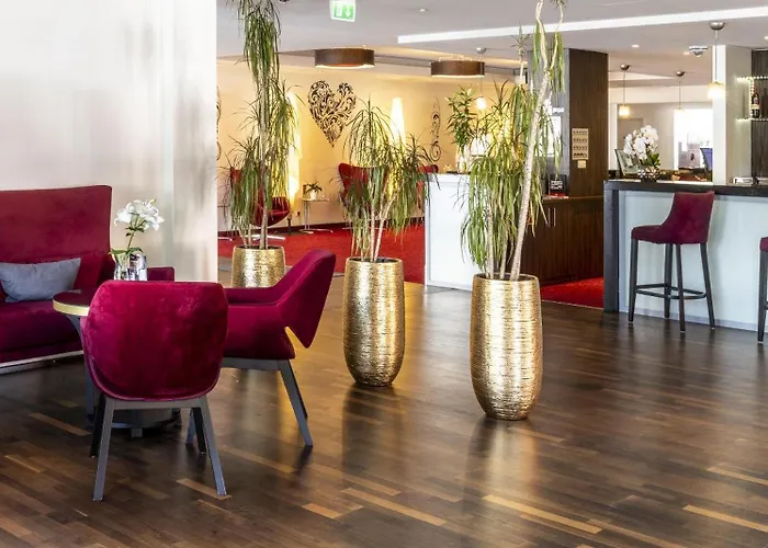 Plaza Premium מלון 4*