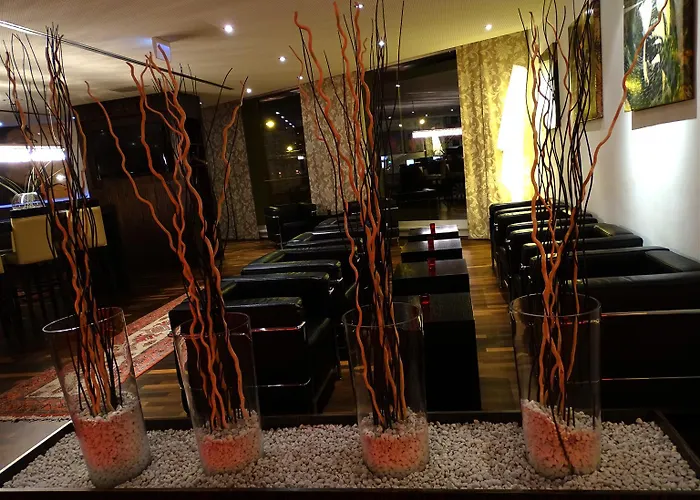 מלון Plaza Premium 4*