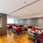 Plaza Premium فندق