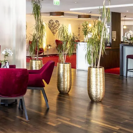 Plaza Premium Hotel 4*