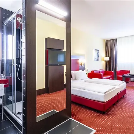 Plaza Premium Hotel 4*