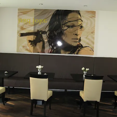 Plaza Premium 4* Salzburg